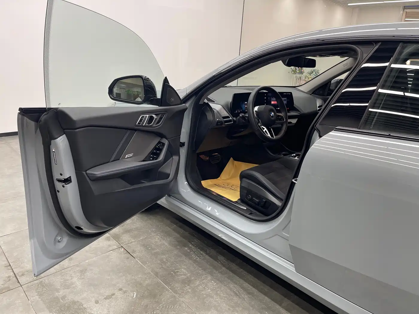 BMW 2 Series 2025 225L M Sport Package фото 6