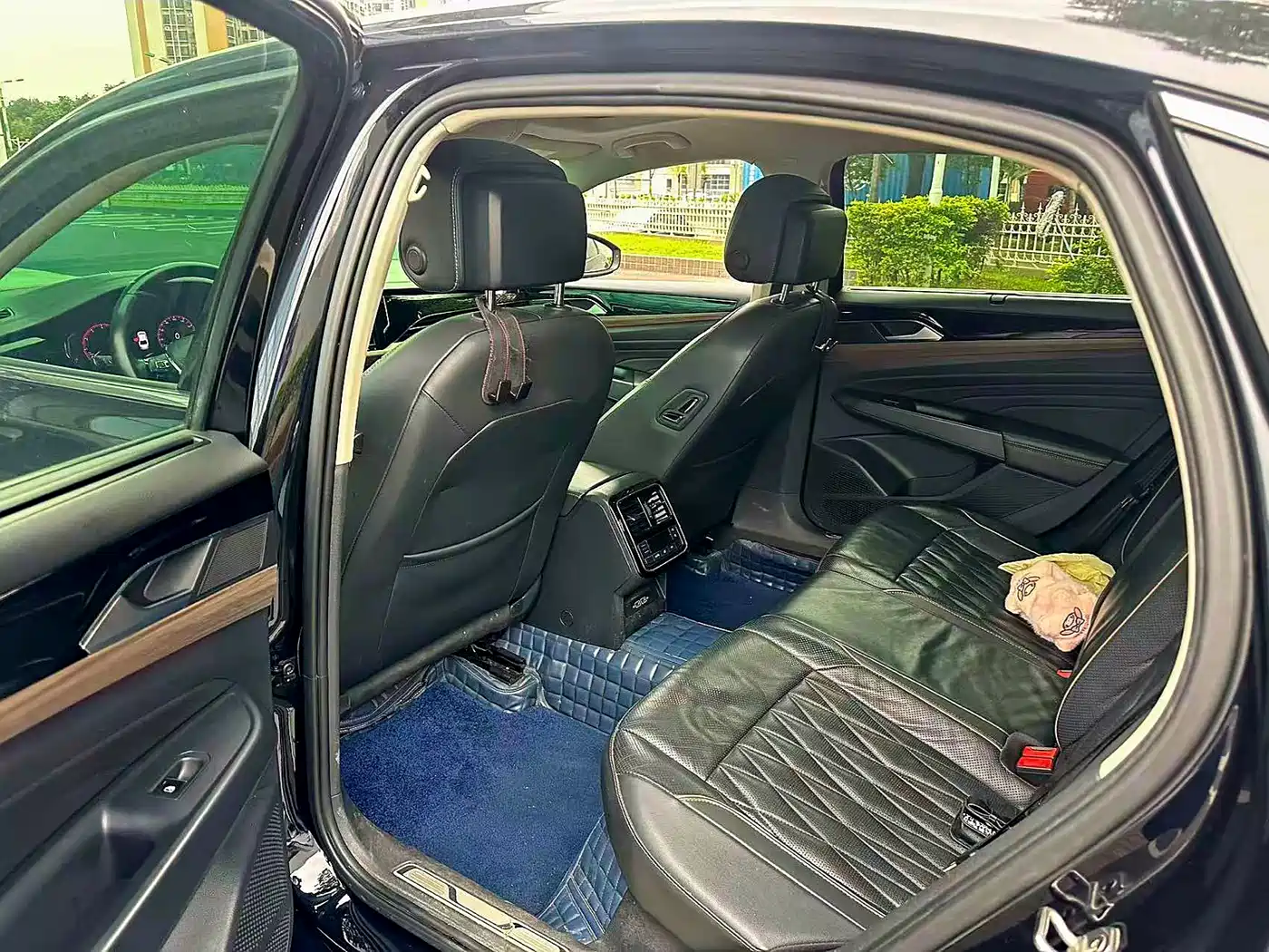 Volkswagen Passat 2019 330TSI Luxury Edition China VI фото 5