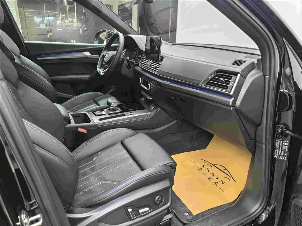 Audi Q5L 2025 45th Anniversary Edition 45 TFSI Luxury Sport фото 20