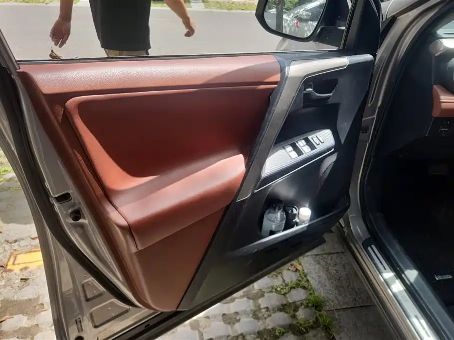 Toyota RAV4 Rongfang 2013 2.5L Auto 4WD Elite фото 7