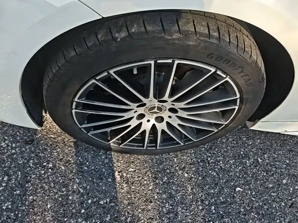 Фото 23 - Mercedes-Benz C-Class