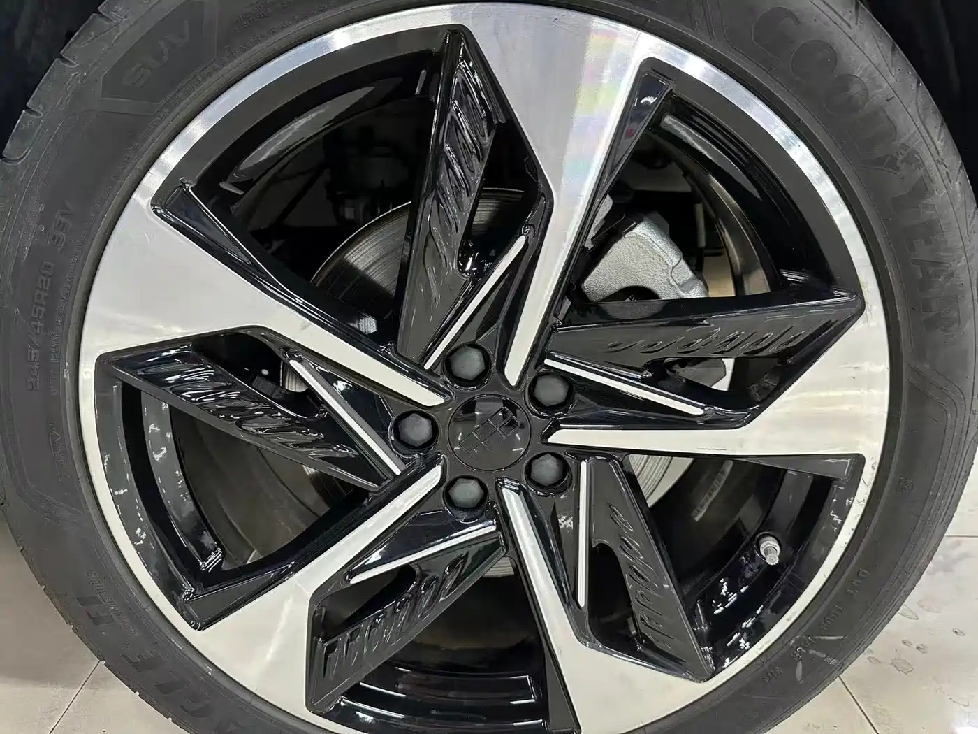 Geely Galaxy Galaxy L7 2023 Model 1.5T 115km Asian Games Phantom Edition фото 15