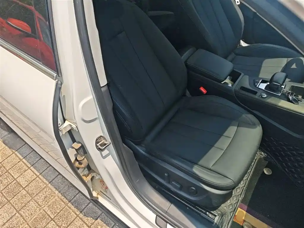 Audi A4L 2022 40 TFSI Luxury Elegance фото 25