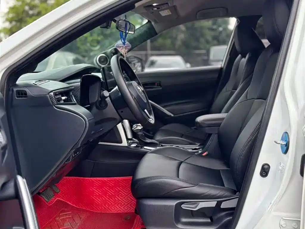 Toyota Frontlander 2024 2.0L CVT Elite Edition фото 4