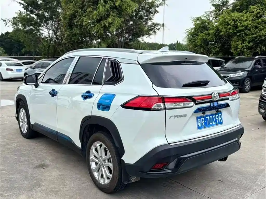 Toyota Frontlander 2024 2.0L CVT Elite Edition фото 7