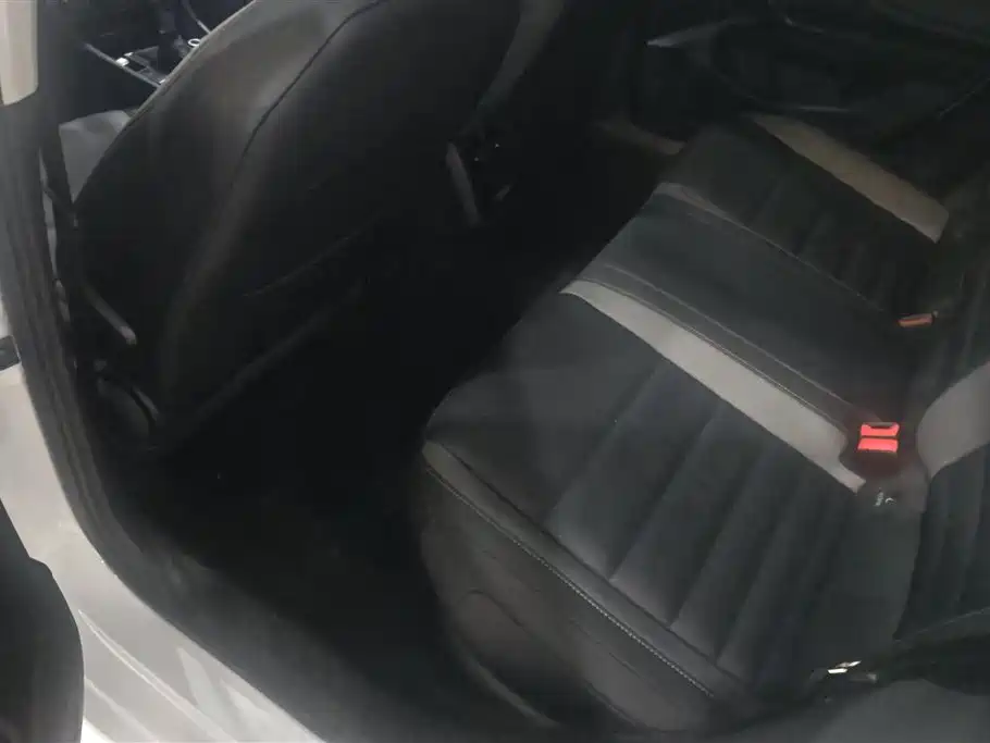 Volkswagen Sagitar 2022 280TSI DSG Surpassing Edition фото 11