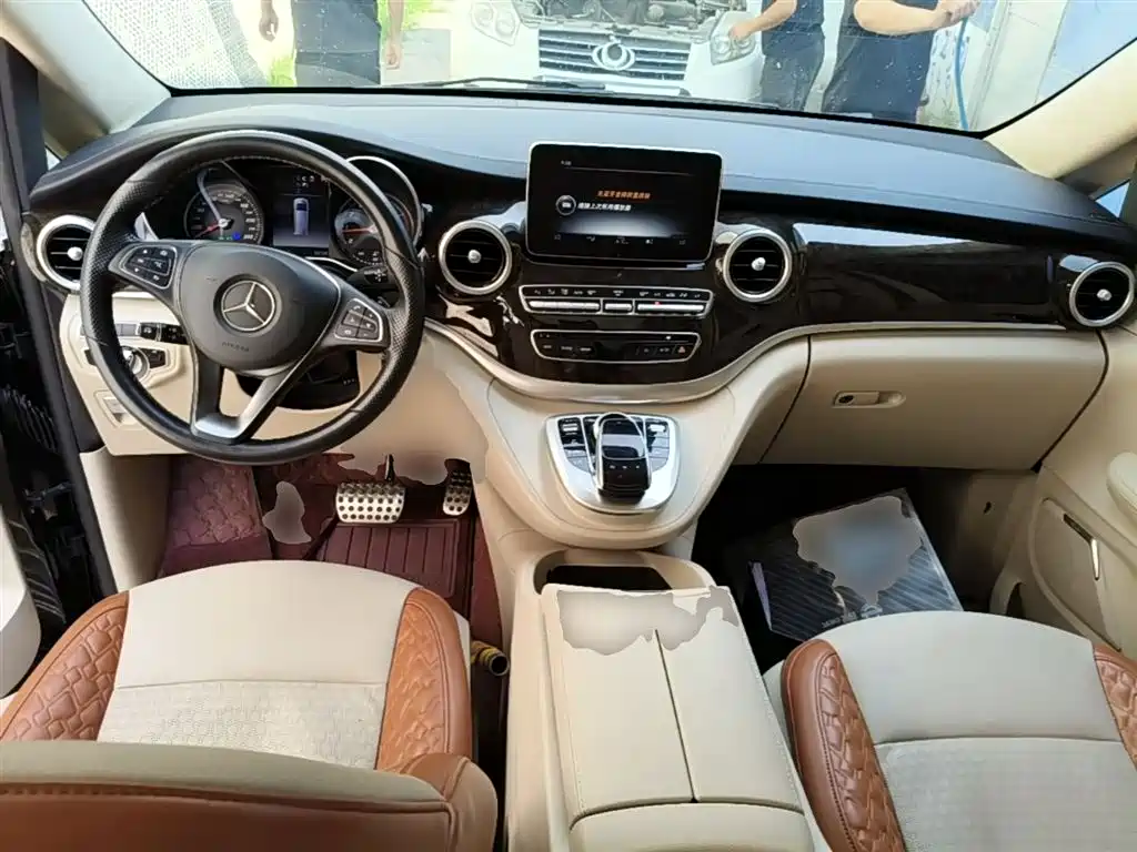 Mercedes-Benz V-Class 2018 V 260 L Premium Long Wheelbase Edition China VI фото 10