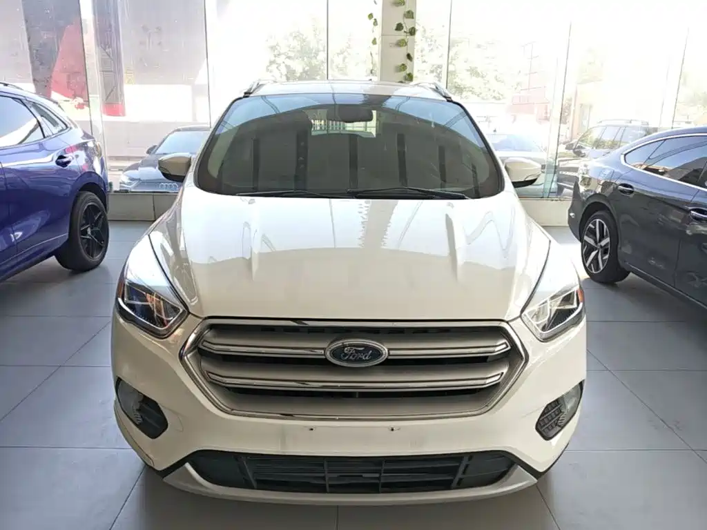 Фото 3 - Ford Kuga