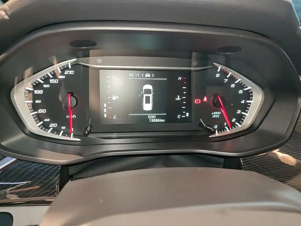 SAIC Maxus Maxus G50 2023 Model 1.5T Manual Joyride A фото 12
