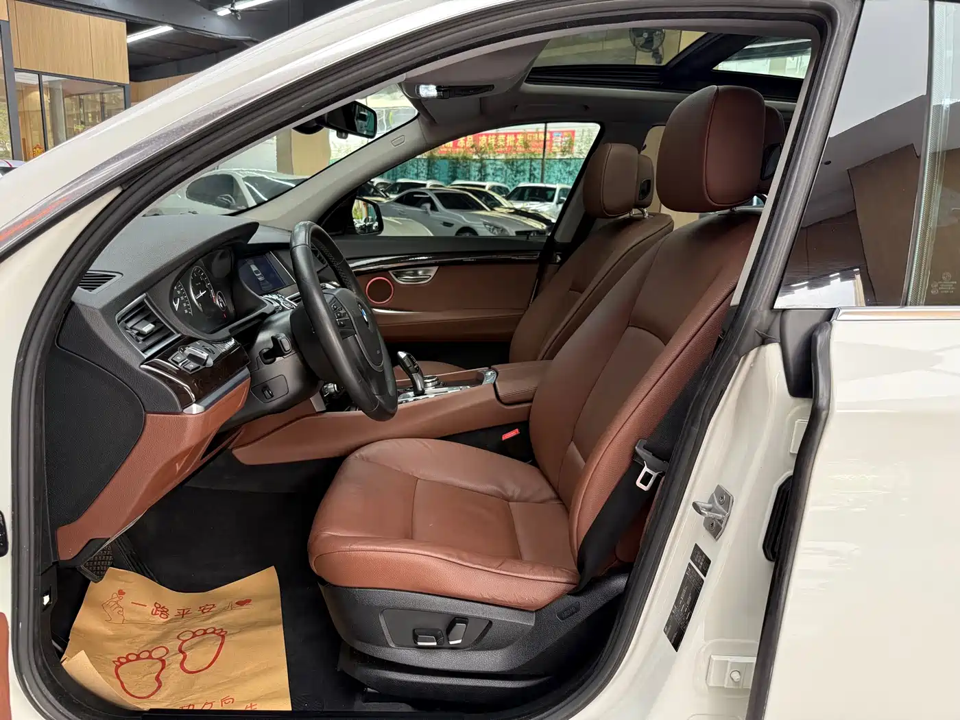 BMW 5 Series GT 2013 535i Elegance фото 12
