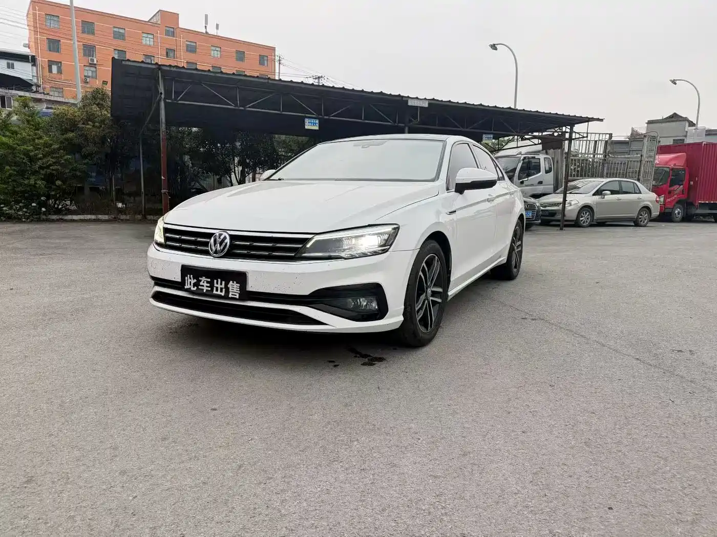 Volkswagen Lamando 2021 280TSI DSG Comfort Edition фото 3