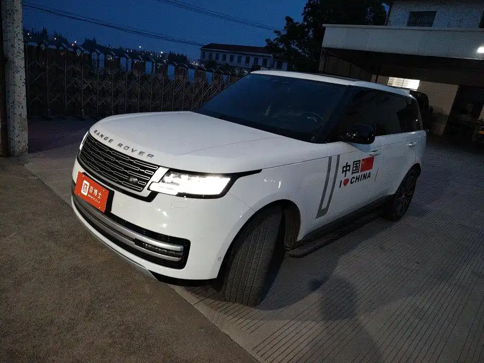 Land Rover Range Rover 2023 Facelift 3.0 L6 400PS Prosperity Extended Version