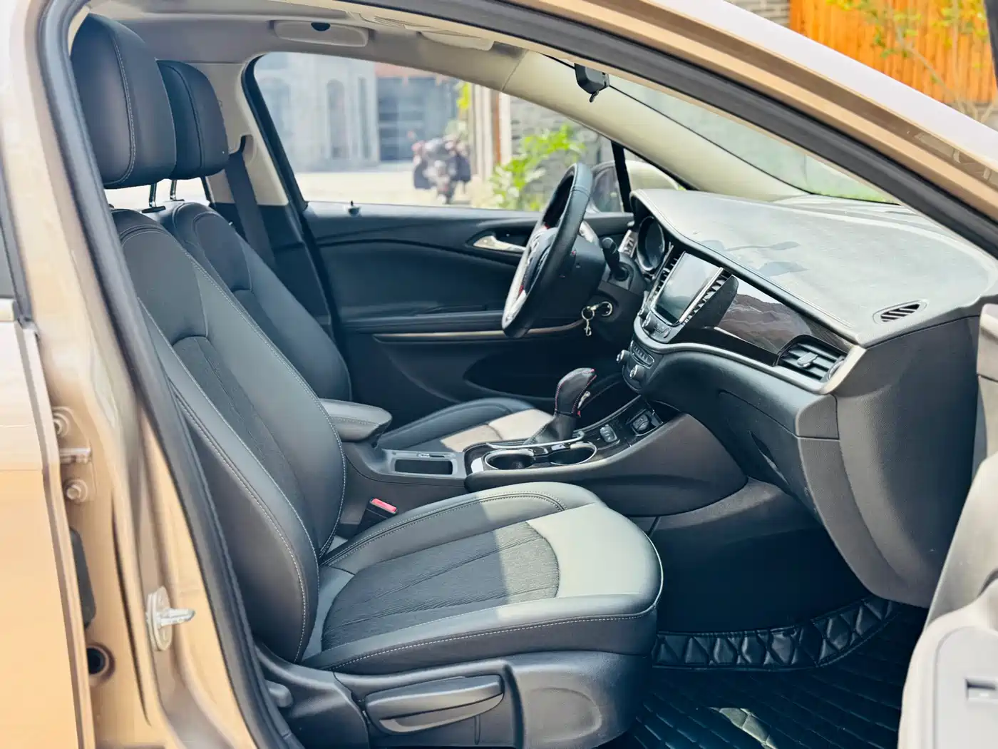 Buick Verano 2018 Sedan 20T Dual Clutch Leading фото 13