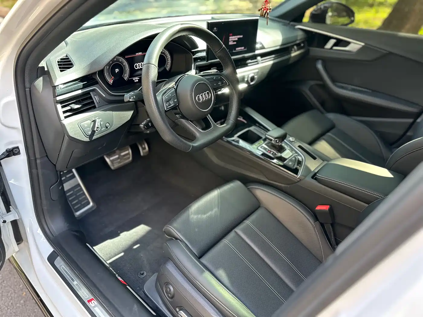 Audi A4L 2024 40 TFSI Luxury Dynamic фото 17