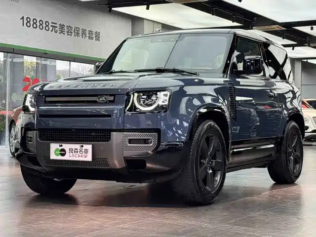 LAND ROVER DEFENDER