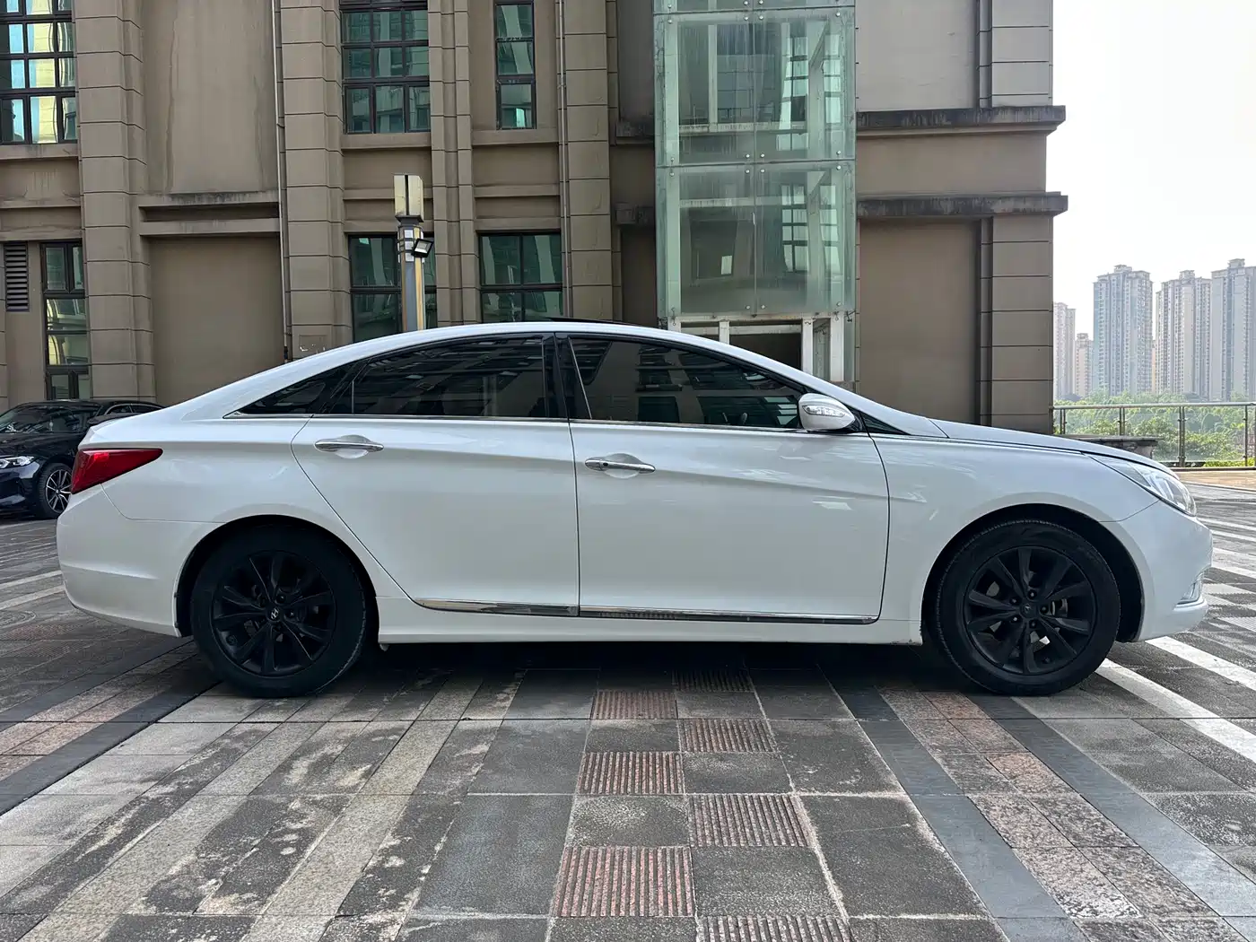 Hyundai Sonata 2014 2.0L Automatic Luxury фото 6