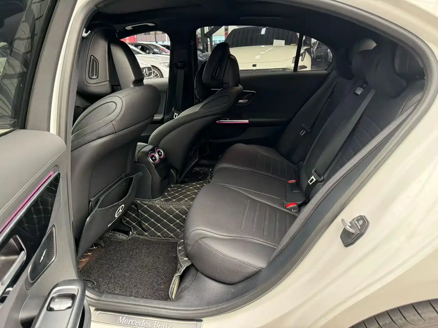 Mercedes-Benz C-Class 2024 Facelift C 260 L Sport фото 8