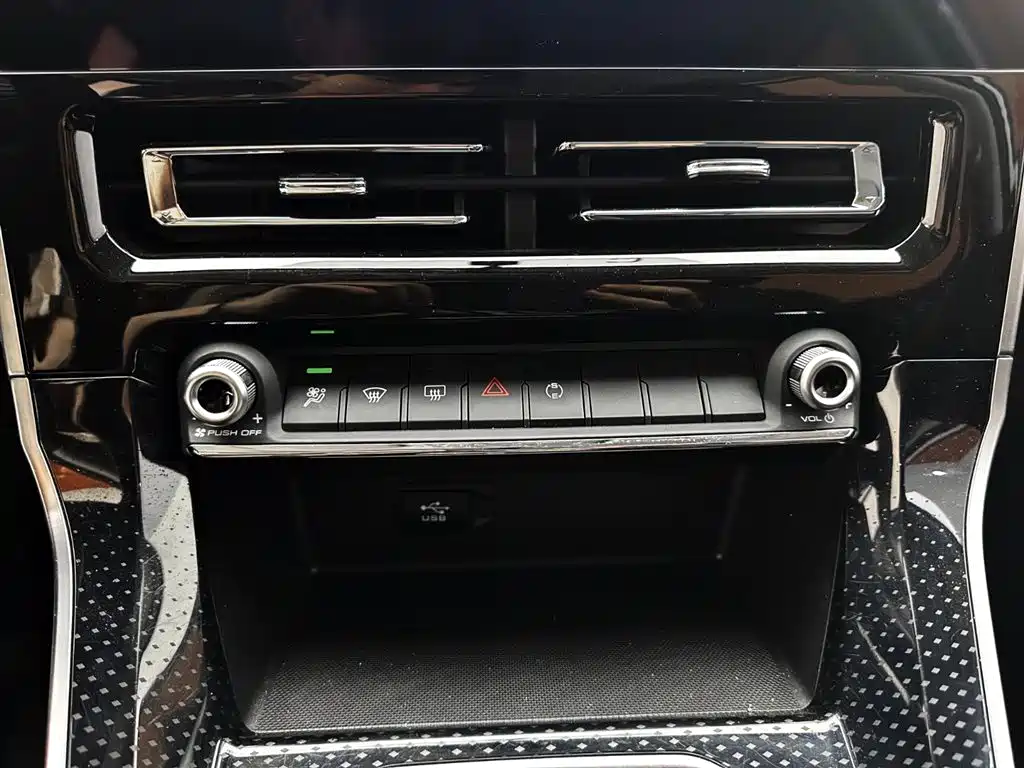 Haval M6 2021 PLUS 1.5T DCT Luxury Smart Connect фото 15