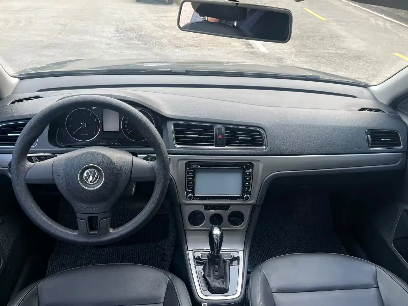 Volkswagen Lavida 2013 Facelift Classic 1.6L Automatic Comfort фото 5
