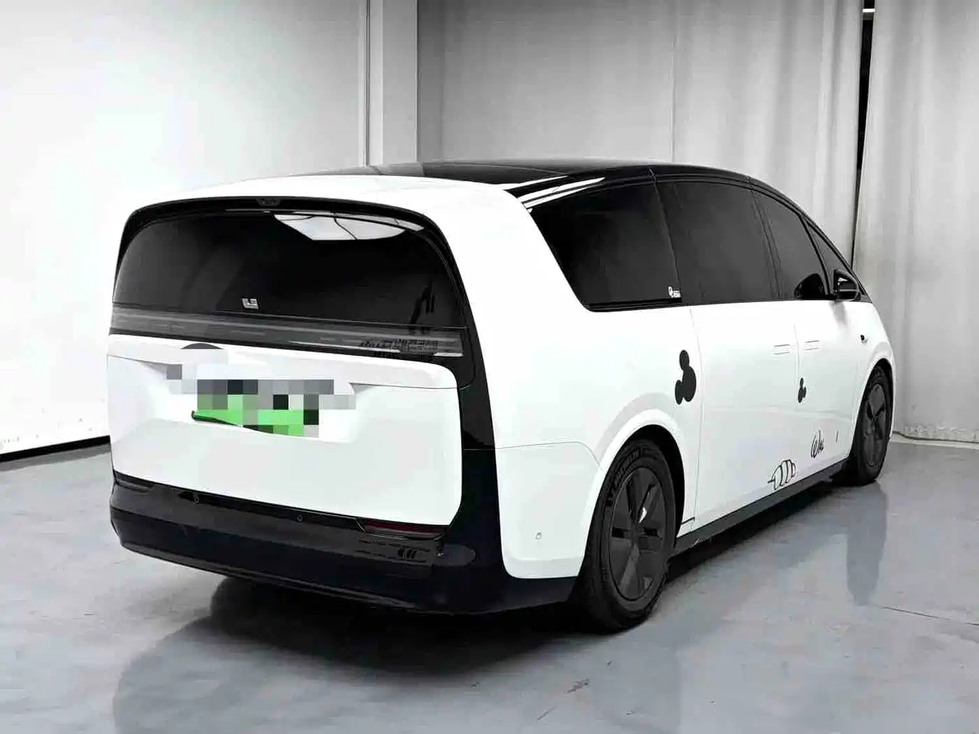 Li Auto MEGA 2025 2024 Ultra