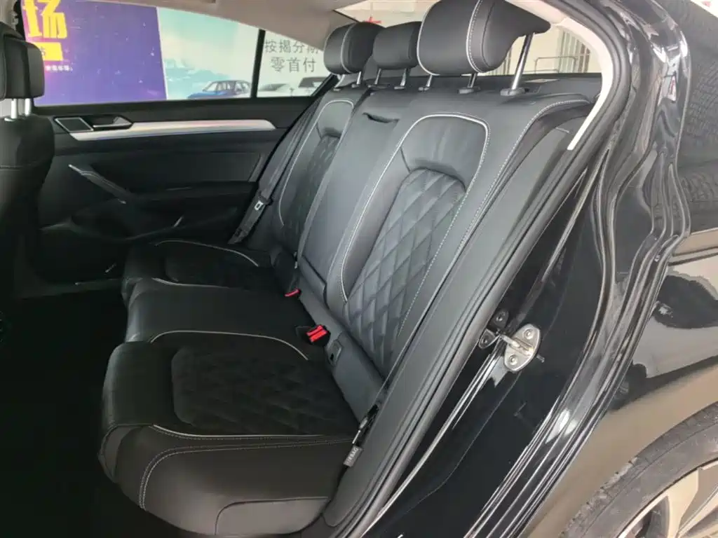 Volkswagen Magotan GTE Plug-in Hybrid 2022 GTE Luxury фото 14