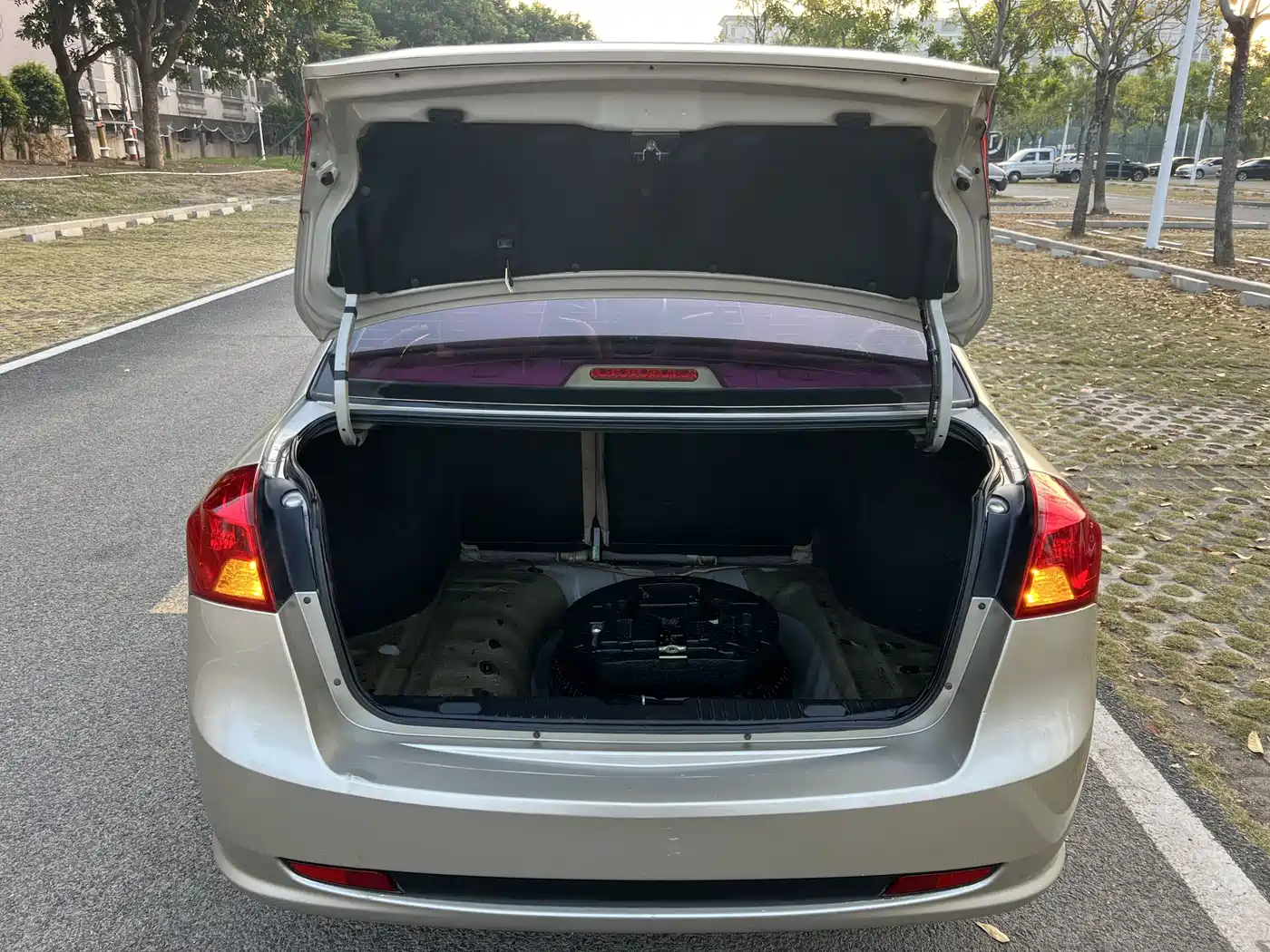 Buick Excelle 2013 1.5L Automatic Classic фото 12