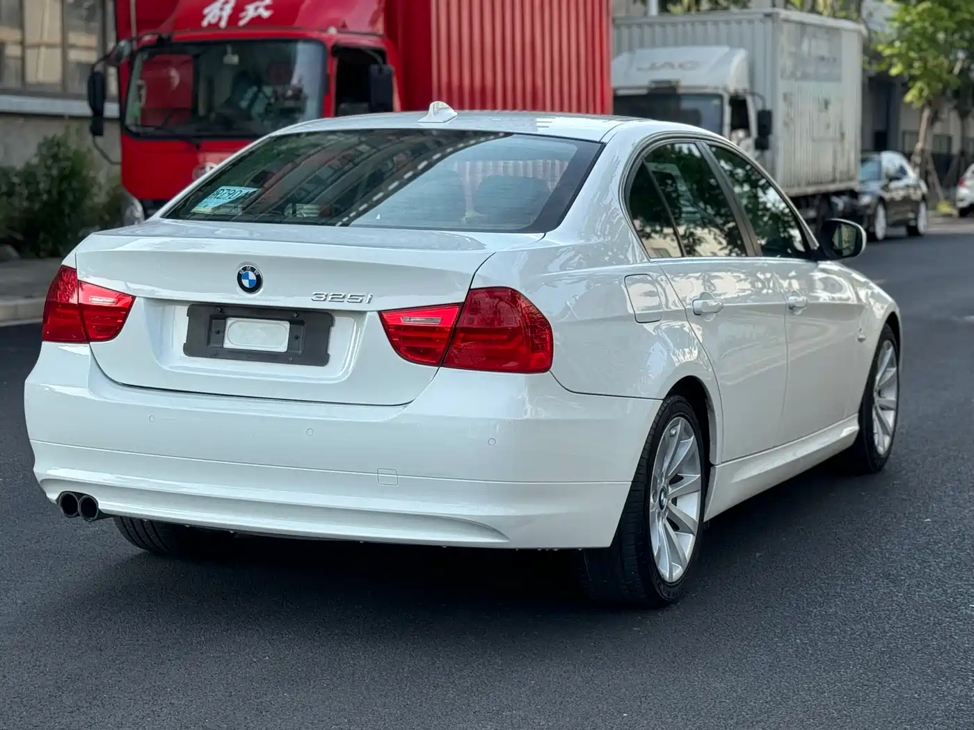 BMW 3 Series 2009 325i Luxury фото 9