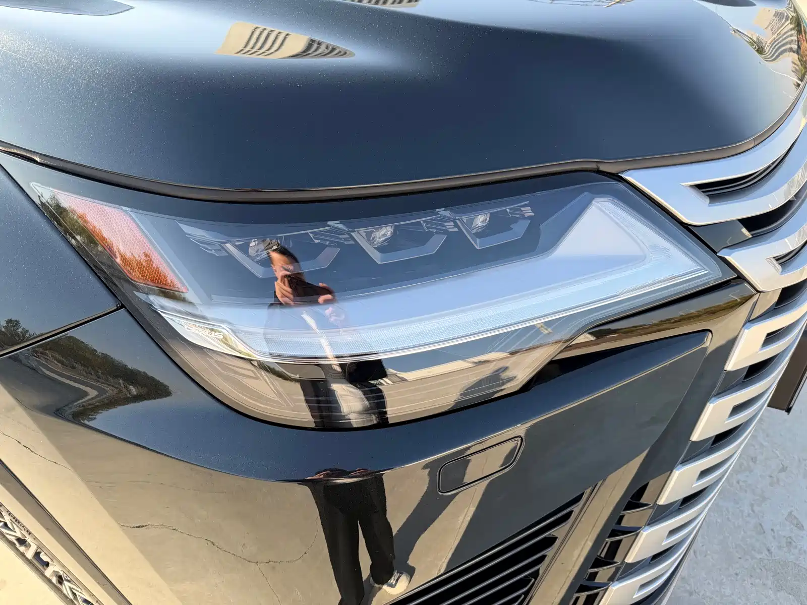 Фото 23 - Lexus LX