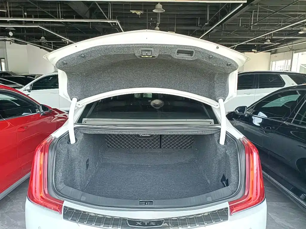 Cadillac XTS 2018 28T Technology фото 19