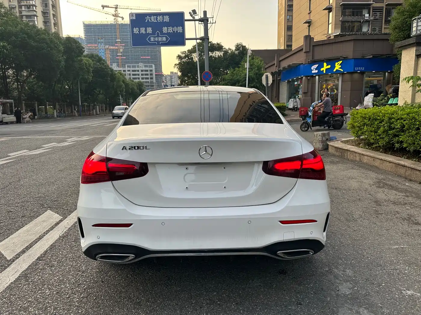 Mercedes-Benz A-Class 2023 A 200 L Fashion фото 6