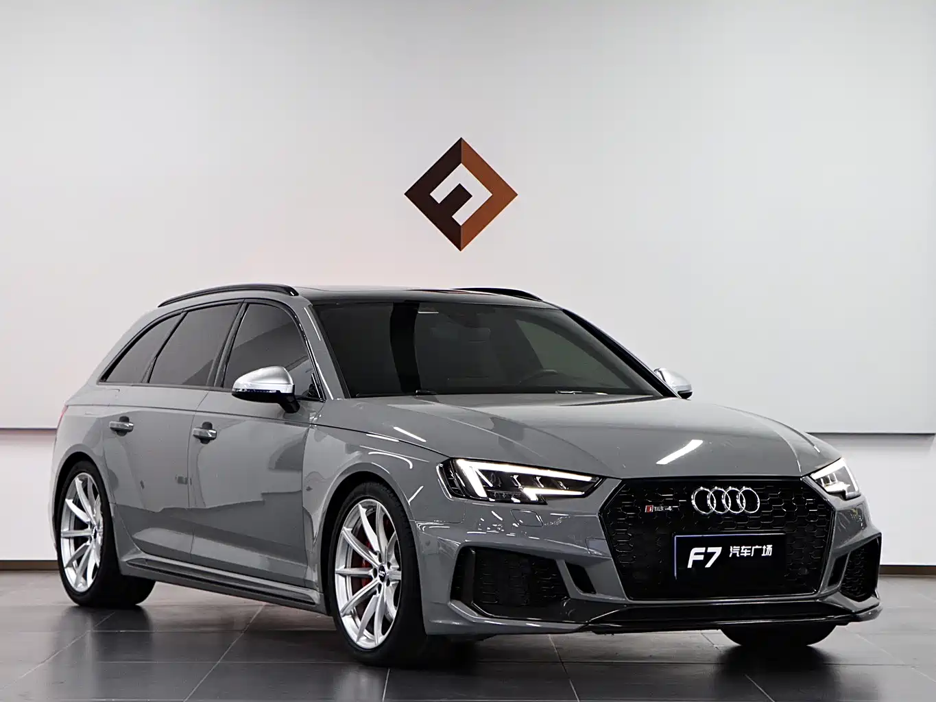 Audi RS 4 2019 RS 4 2.9T Avant фото 3