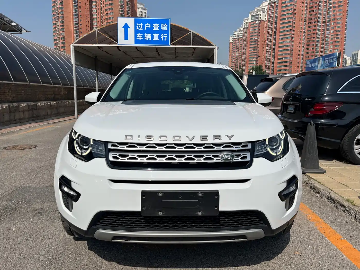 Land Rover Discovery Sport 2018 240PS HSE Edition фото 2
