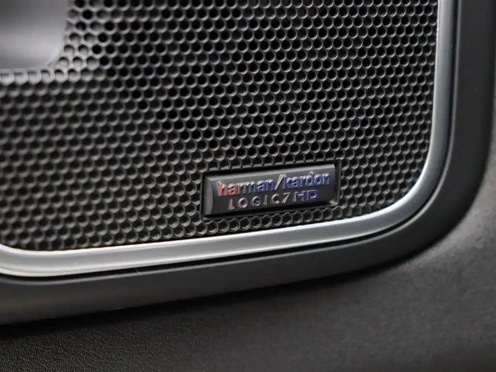 Land Rover Range Rover 2011 5.0 SC V8 Ultimate Edition фото 4