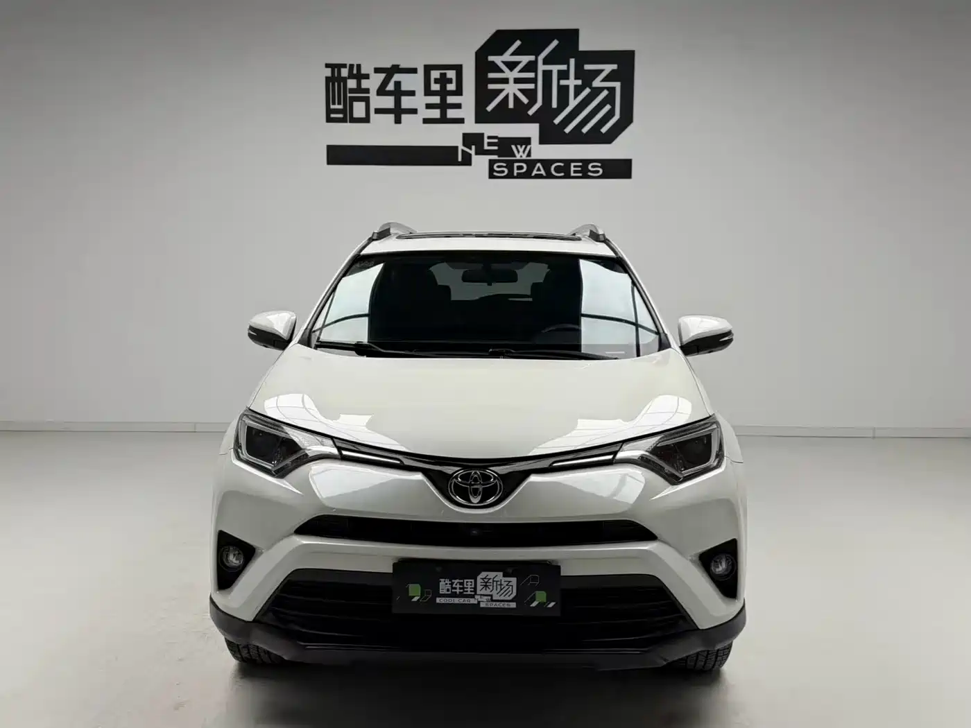 Toyota RAV4 Rongfang 2016 2.0L CVT 2WD Trend (China V) фото 2