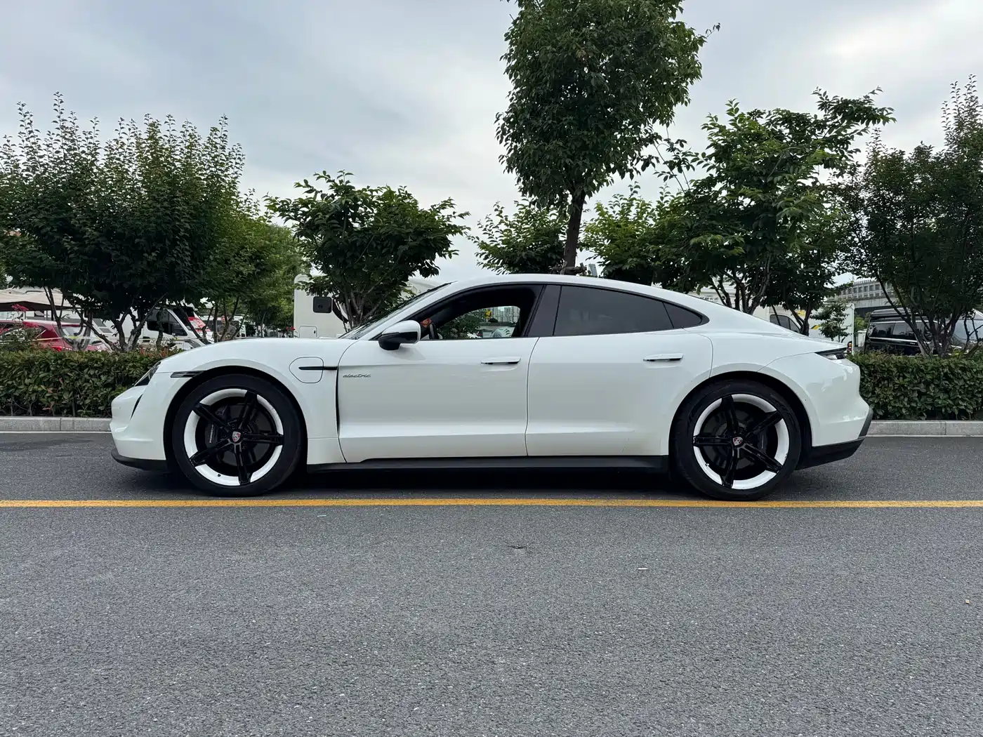 Porsche Taycan 2020 Taycan фото 6