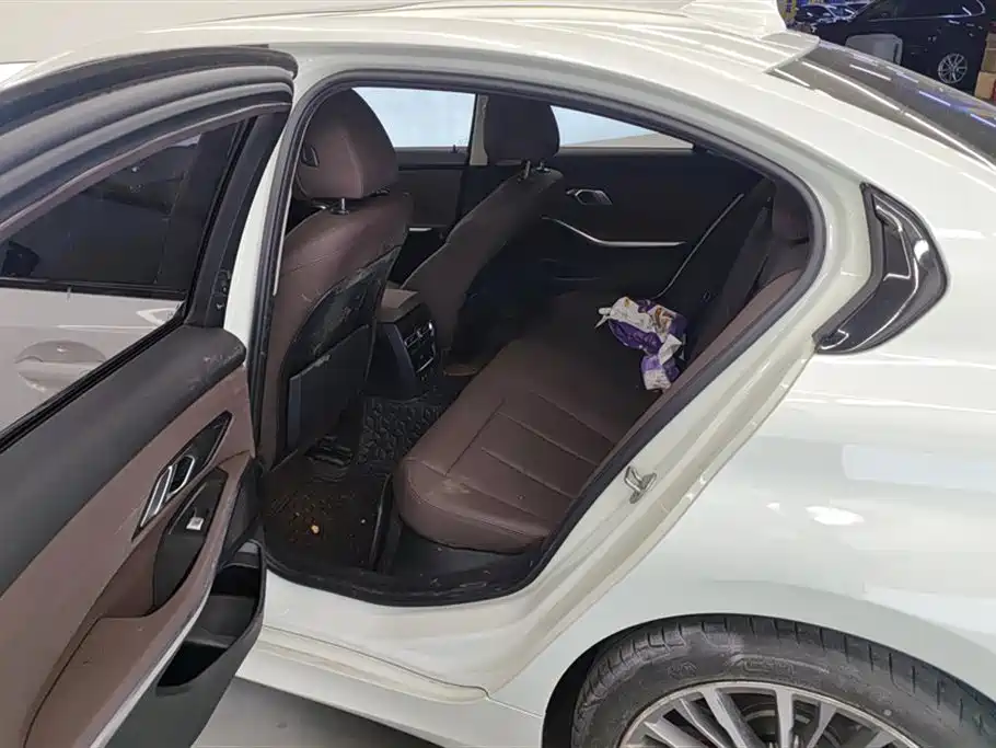 BMW 3 Series 2021 320i Sport Package фото 11