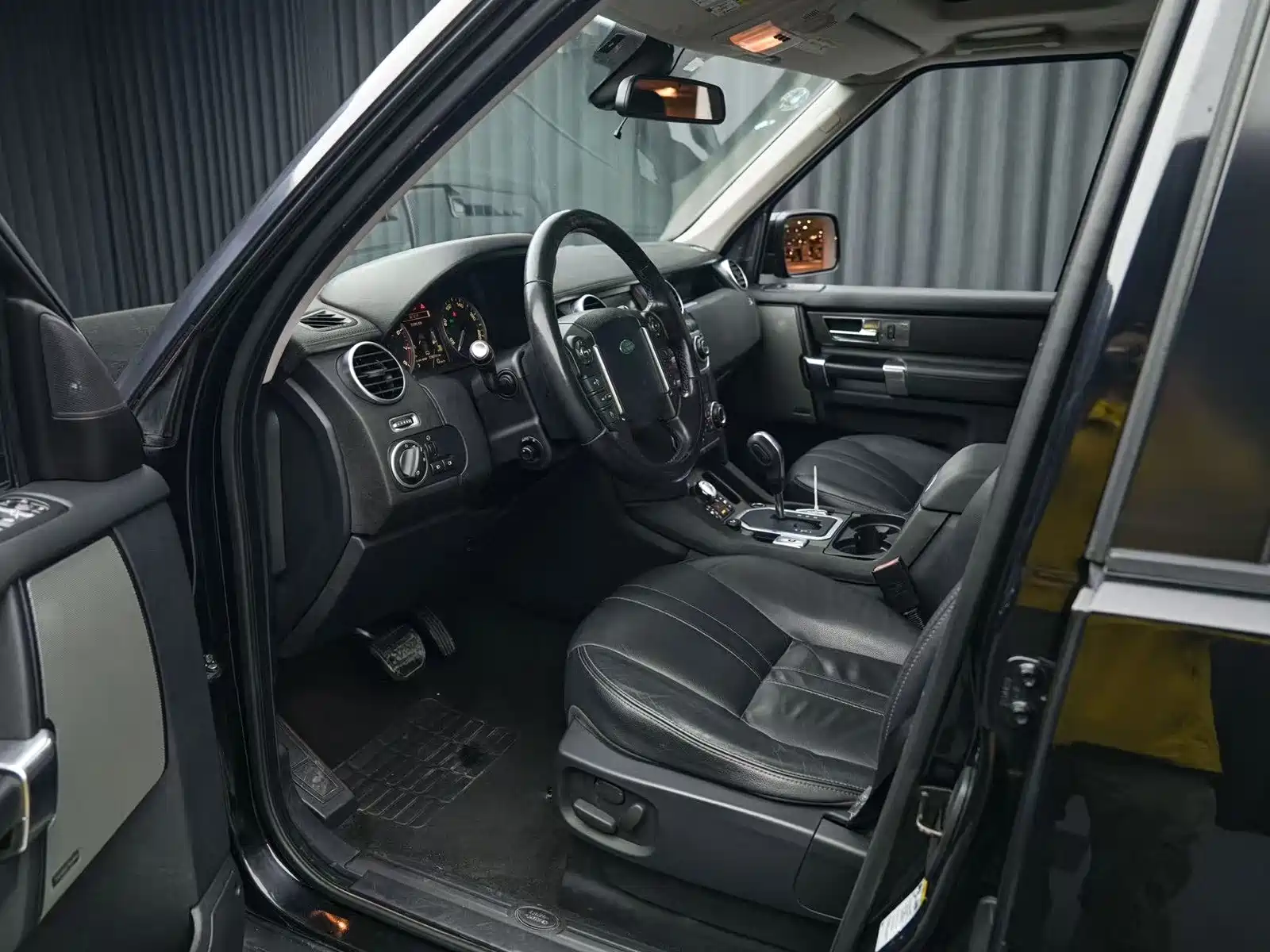 صورة 8 - Land Rover Discovery