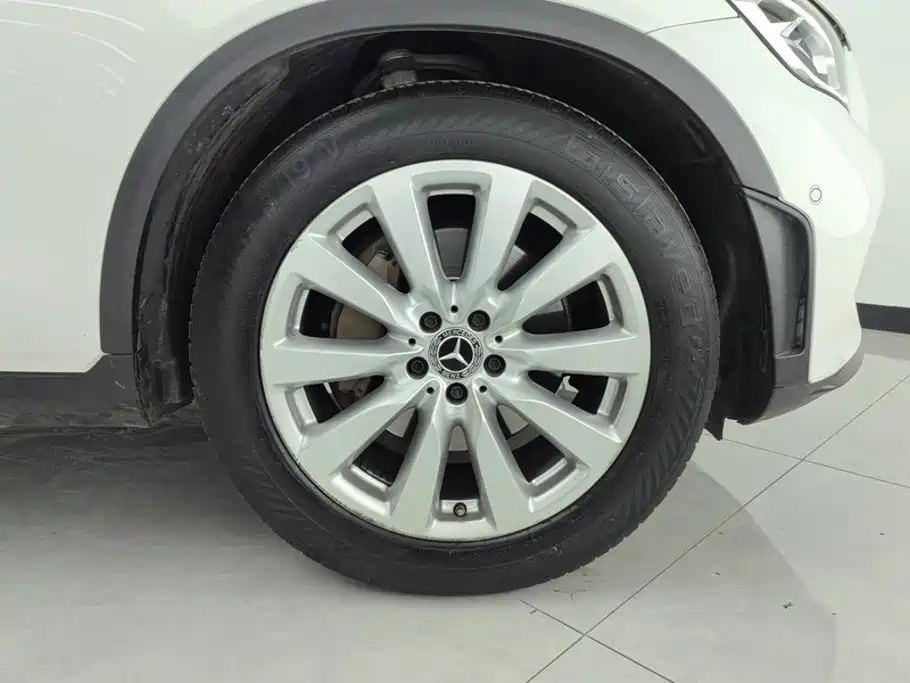 صورة 6 - Mercedes-Benz GLC Coupe