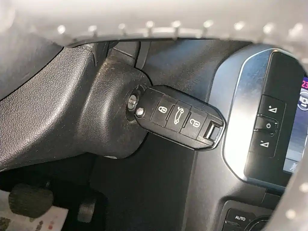 Citroën C4 C-Quatre 2017 2016 1.6L Automatic Luxury Model