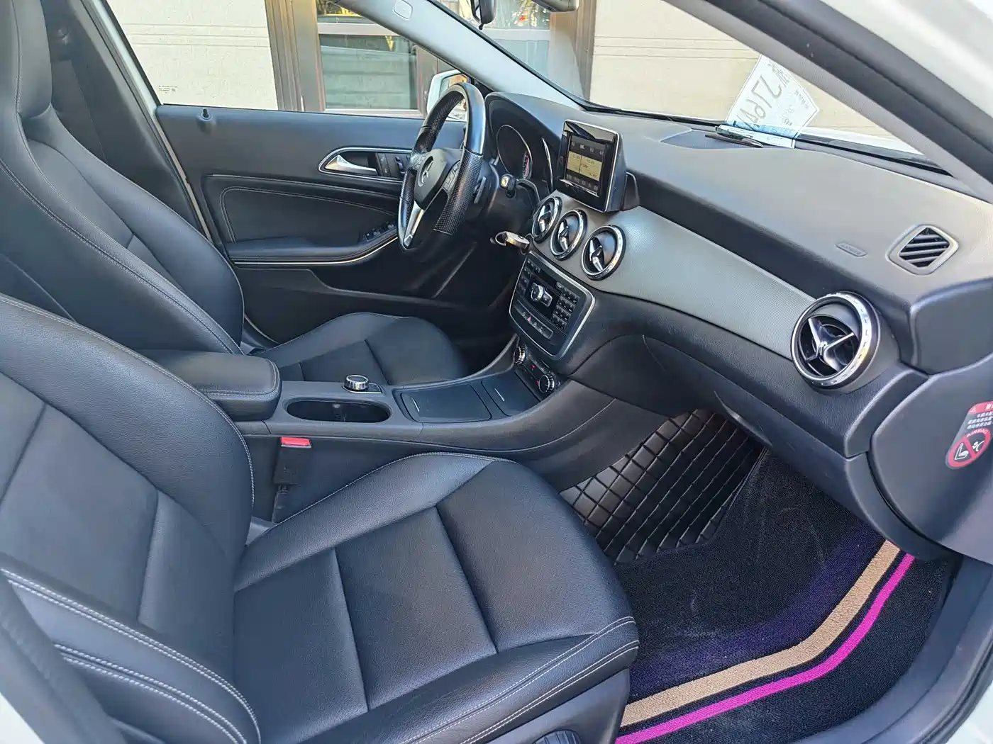 Mercedes-Benz GLA 2015 GLA 200 Dynamic фото 9