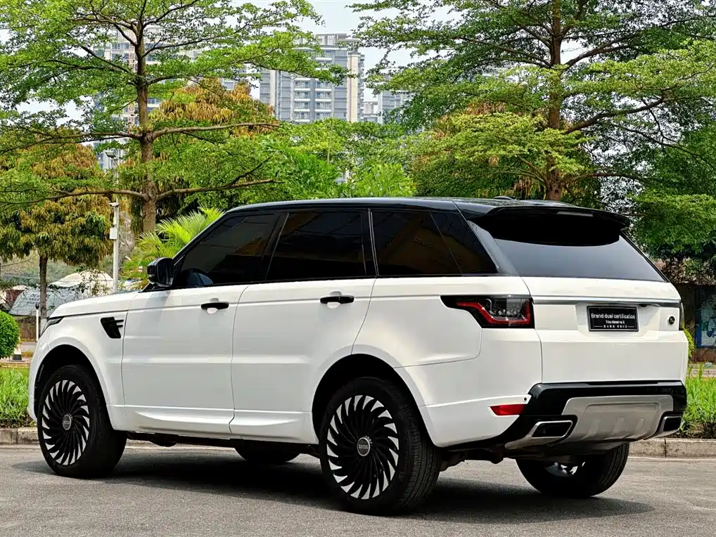 Land Rover Range Rover Sport 2014 3.0 SC V6 HSE фото 6
