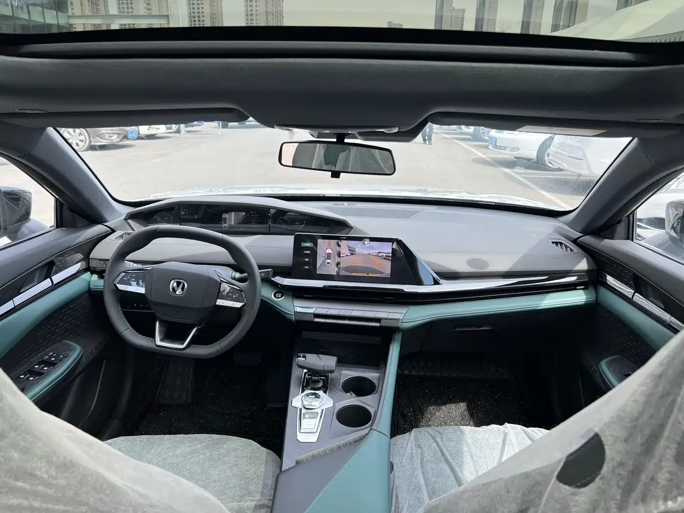 Changan UNI-V iDD 2026 2024 Blue Whale Smart iDD 136km Smart Premium