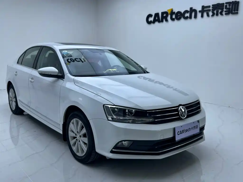 Volkswagen Sagitar 2015 230TSI Automatic Comfort фото 2