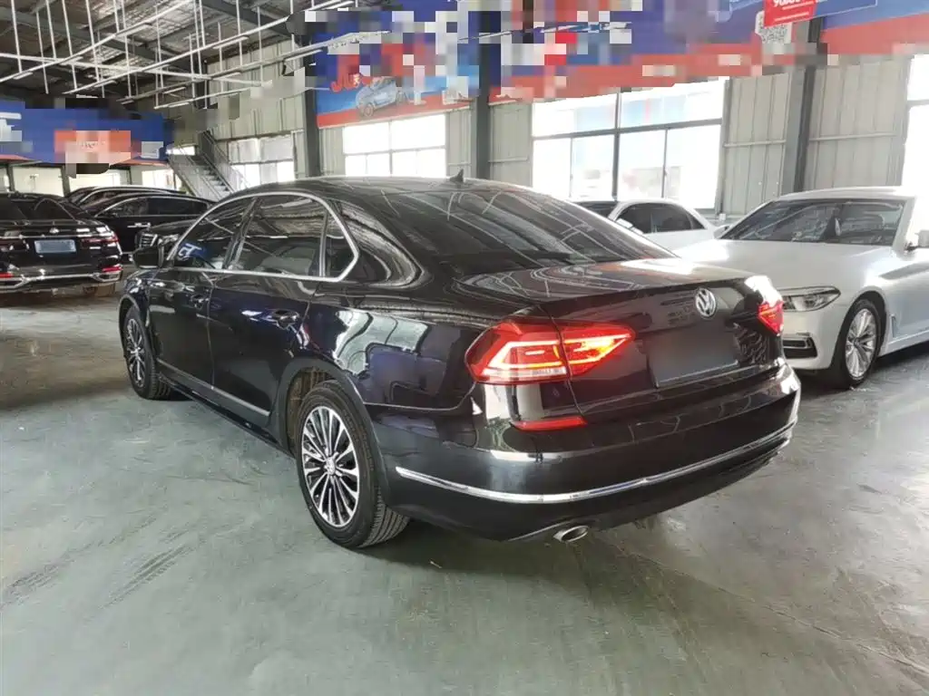 Volkswagen Passat 2017 330TSI DSG Prestige фото 5