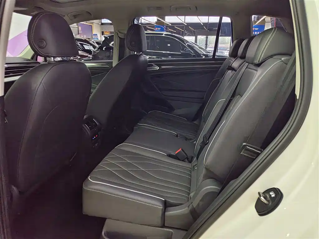 Volkswagen Tiguan L 2022 380TSI Automatic 4WD R-Line Cross Edition 7-Seater фото 11