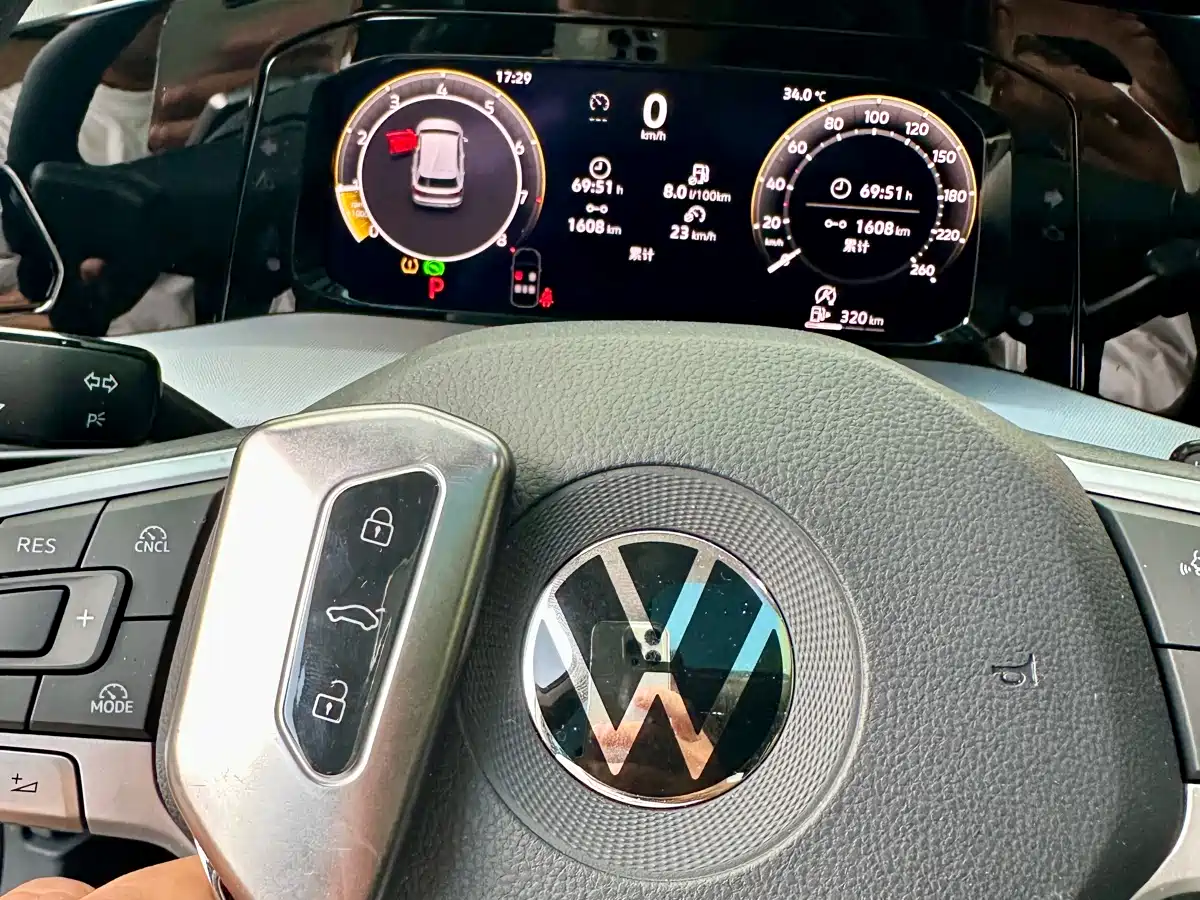 Volkswagen Golf 2026 300TSI Pro фото 26