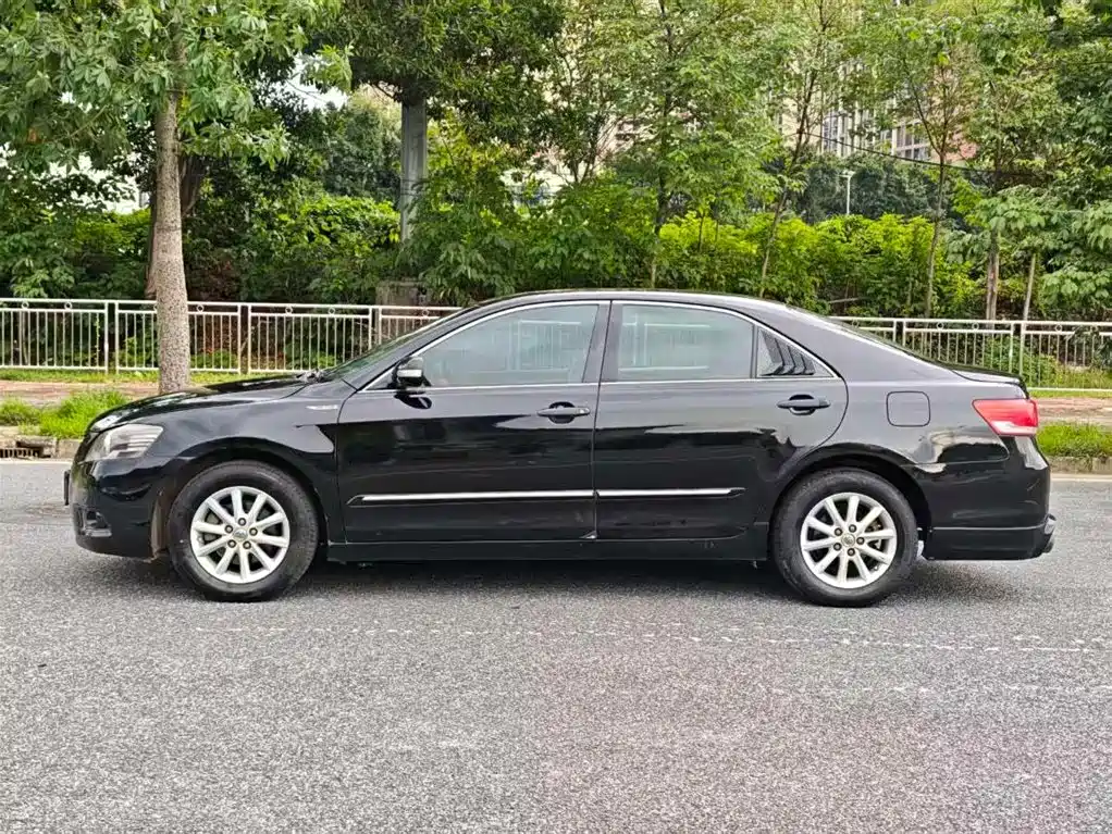 Toyota Camry 2013 200E Classic Elite Edition фото 2