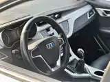 Фото 14 - Geely Vision