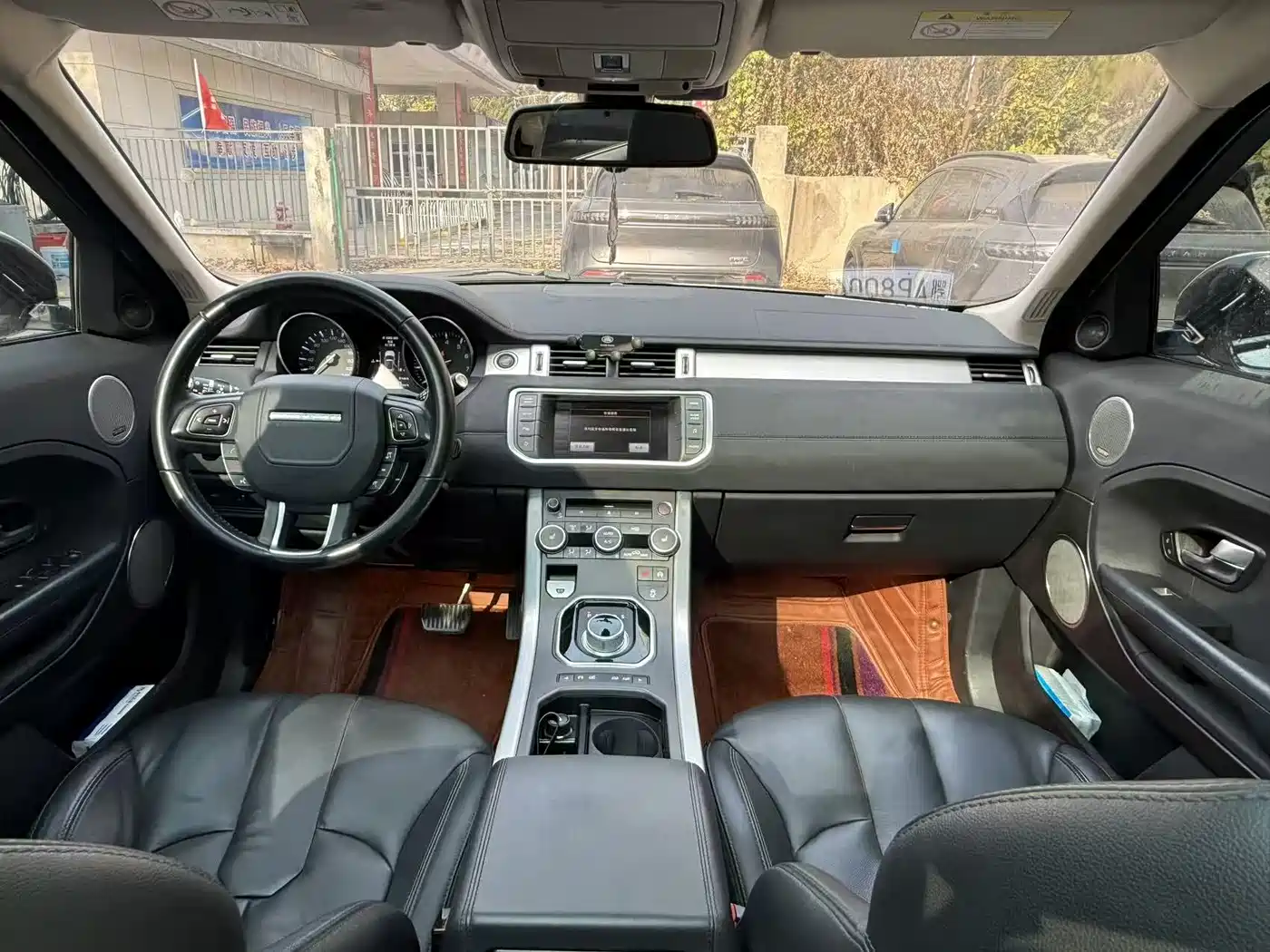 Land Rover Range Rover Evoque 2015 2.0T 5-Door Fashion Edition фото 8