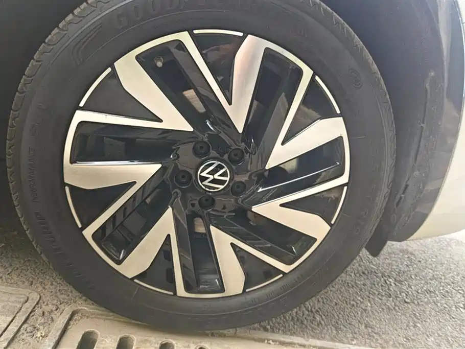 Volkswagen Tayron 2024 330TSI 2WD R-Line High Performance фото 6